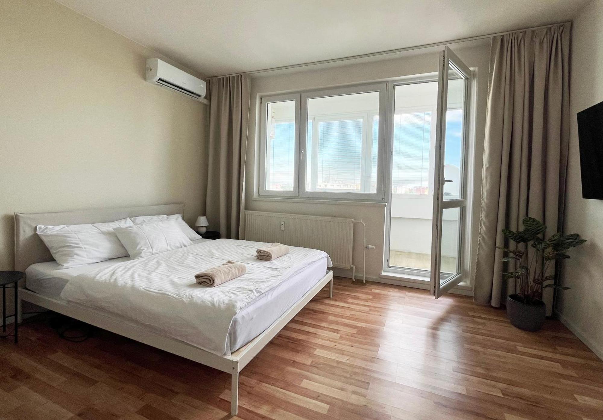 Air-Conditioned Studio, Close To City Centre & Tram Stop Bratislava Exterior photo