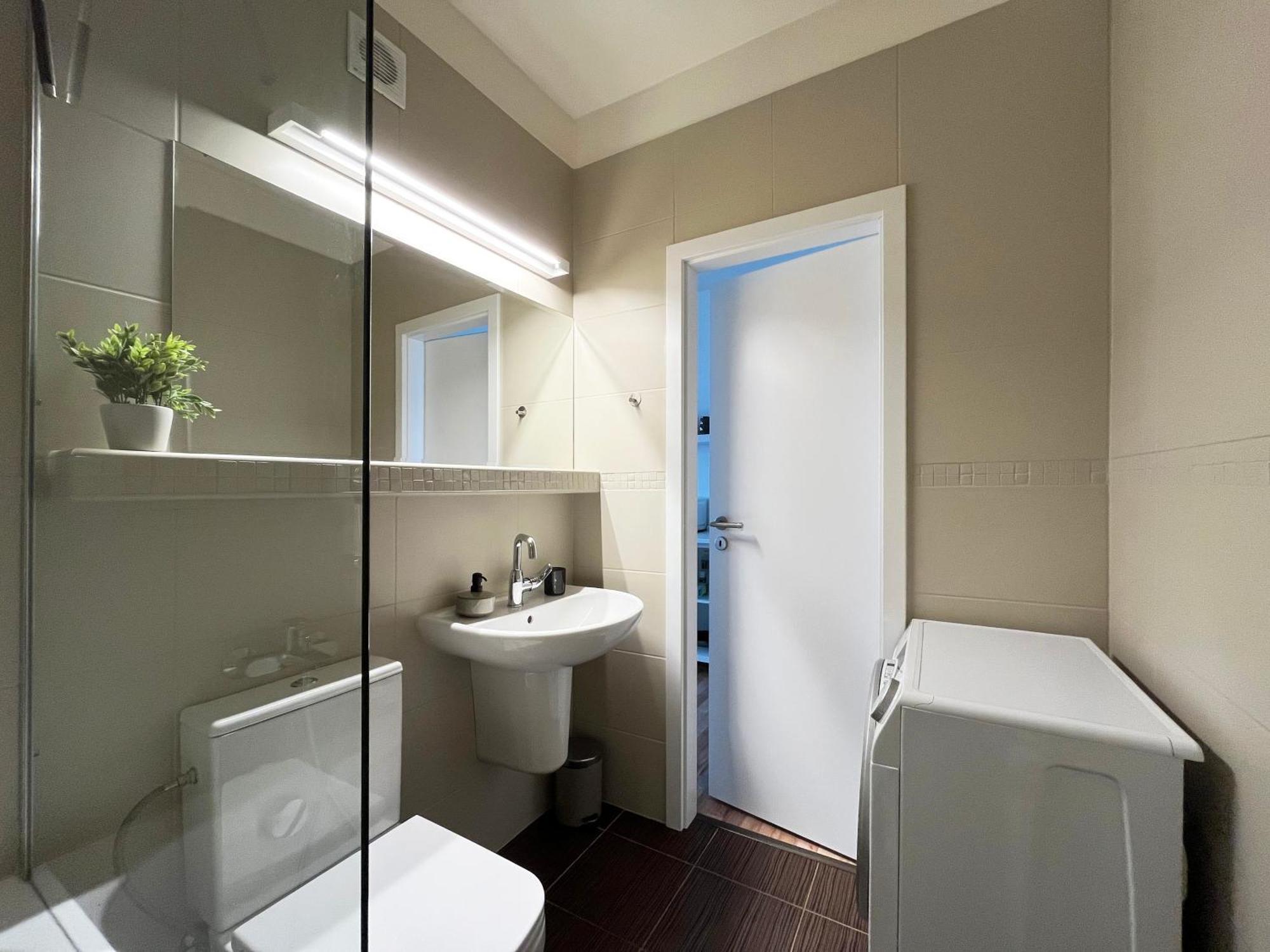 Air-Conditioned Studio, Close To City Centre & Tram Stop Bratislava Exterior photo